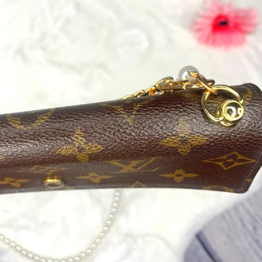 🌺 Louis Vuitton Long Portefeuille Sarah Wallet on Chain Pre-owned WOC - Picture 10 of 16